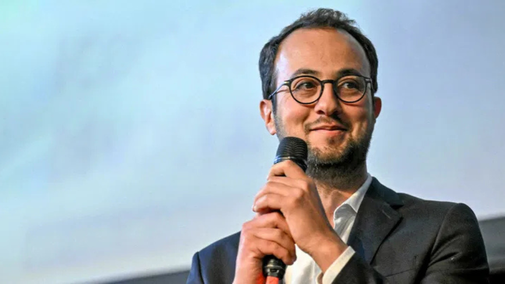 Qui est Saïd Benmouffok, le candidat à la mairie de Paris du parti Place publique ?